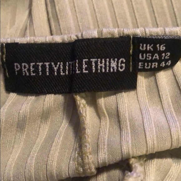 Pretty Little Thing V-Neck Jumpsuit Size 12 - Picture 5 of 5